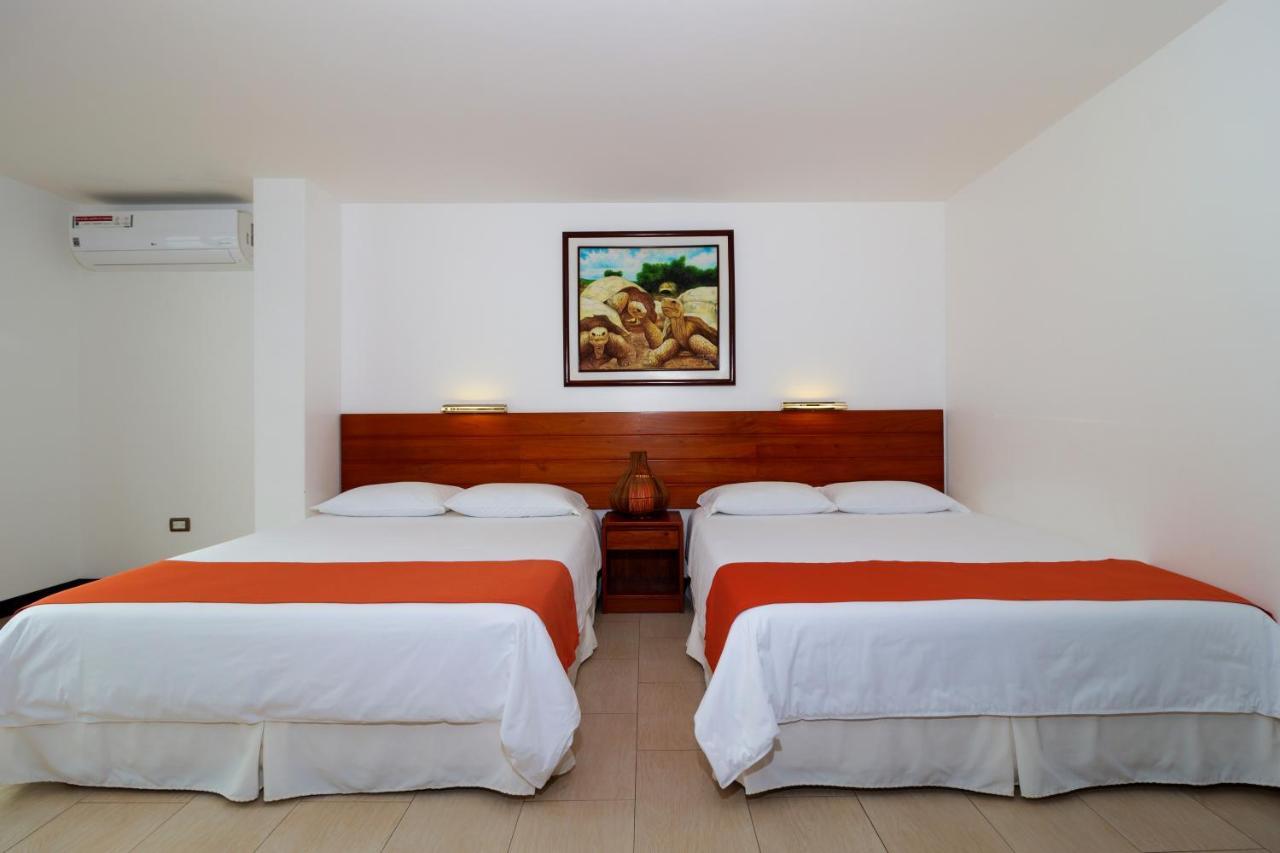 Galapagos Apartments - Bay View House 푸에르토아요라 외부 사진